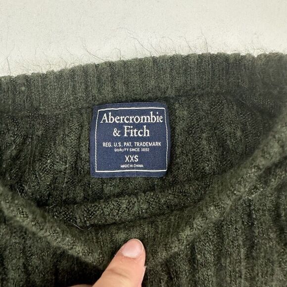 ABERCROMBIE & FITCH Green White Striped Knit Sweater Crew Neck Sz XXS L/S Soft! - Picture 2 of 5